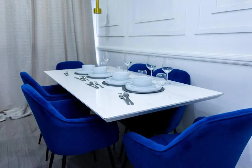 Beautiful 3 Bed House Next To Westfield London Apartment